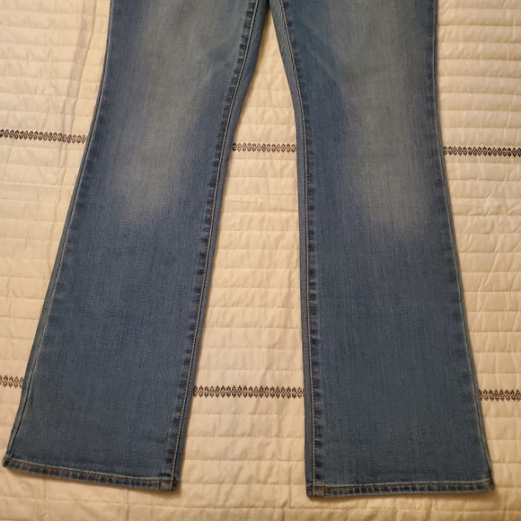 Old Navy Kicker Boot-cut Mid Rise Flare Jeans Size 8 Short - Picture 4 of 13